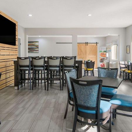 Quality Inn & Suites Roanoke - Fort Worth North Zewnętrze zdjęcie