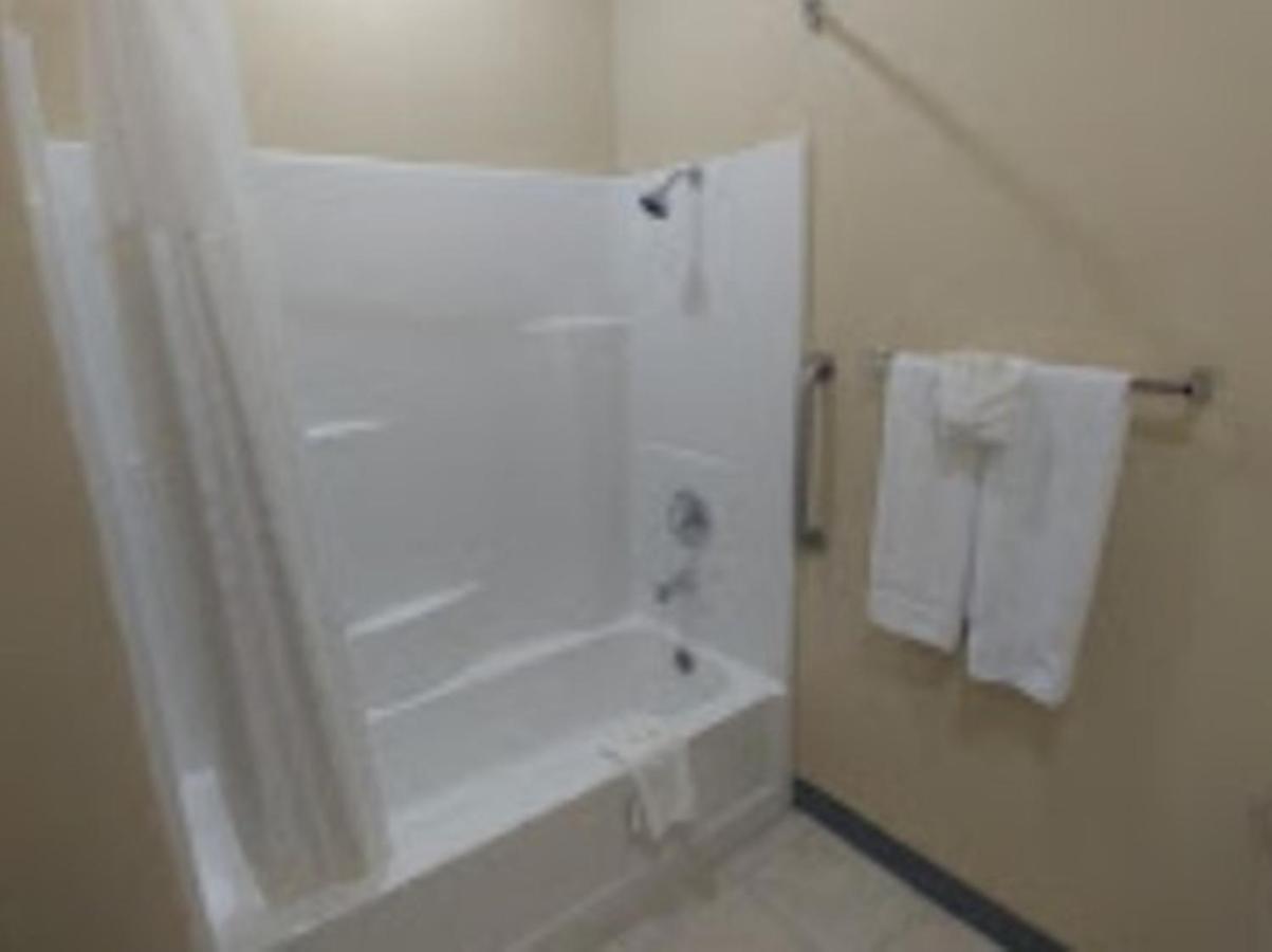 Quality Inn & Suites Roanoke - Fort Worth North Zewnętrze zdjęcie
