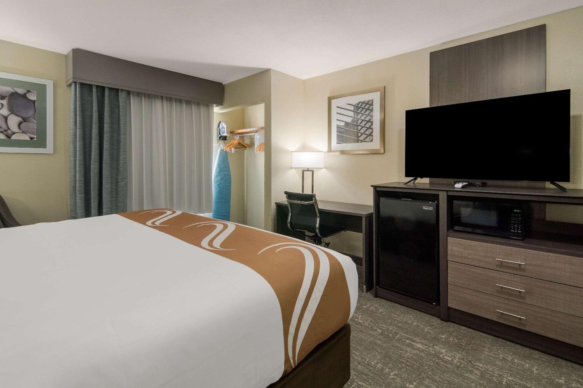 Quality Inn & Suites Roanoke - Fort Worth North Zewnętrze zdjęcie