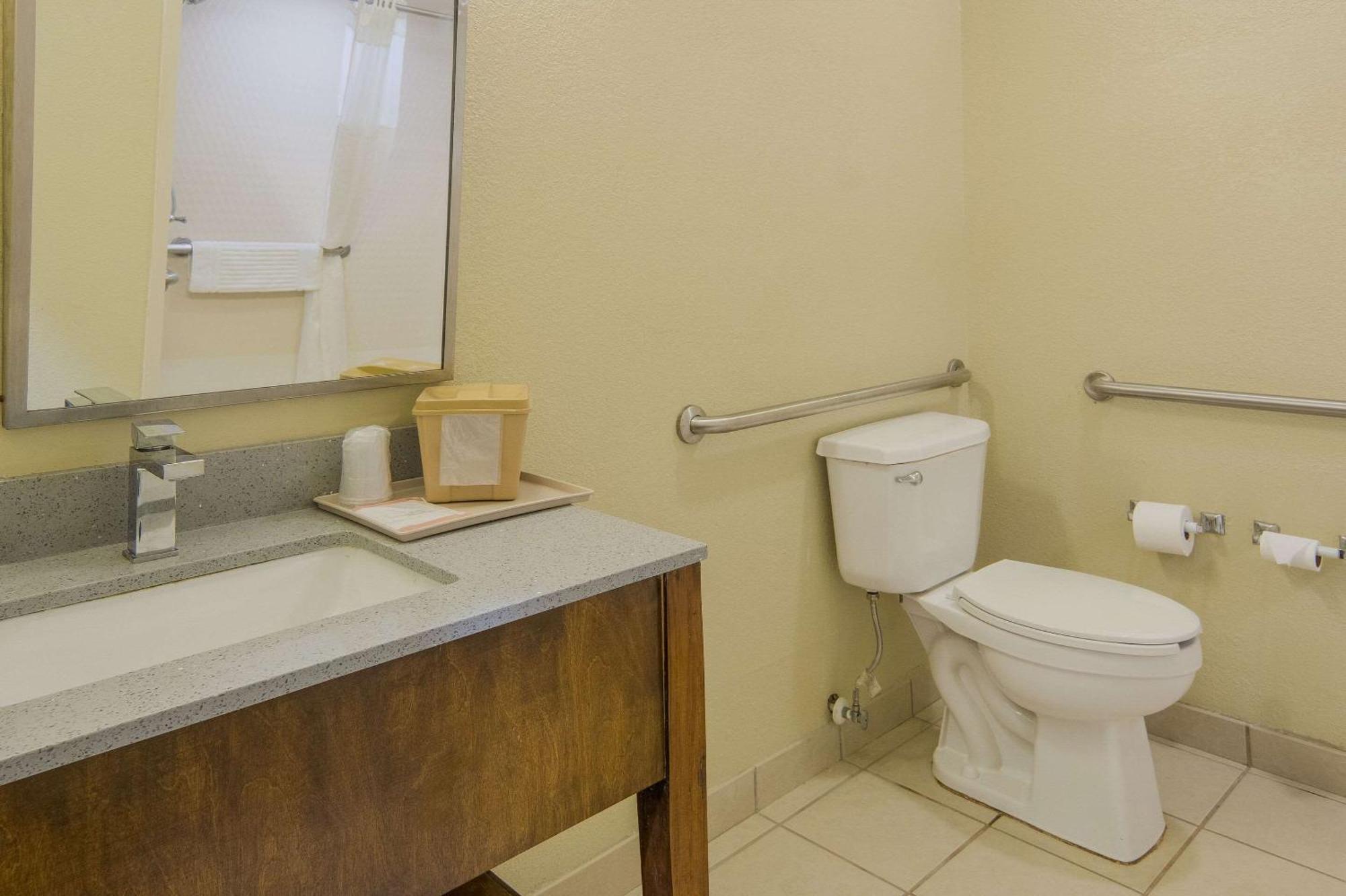 Quality Inn & Suites Roanoke - Fort Worth North Zewnętrze zdjęcie