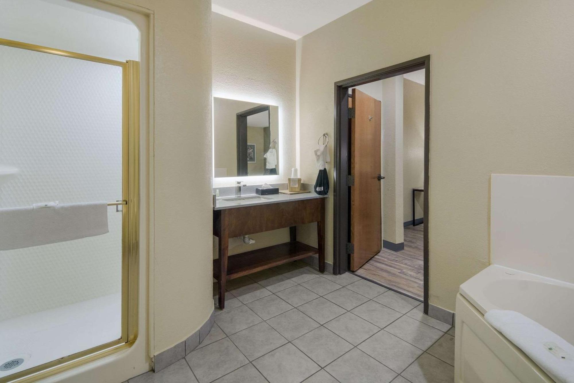 Quality Inn & Suites Roanoke - Fort Worth North Zewnętrze zdjęcie