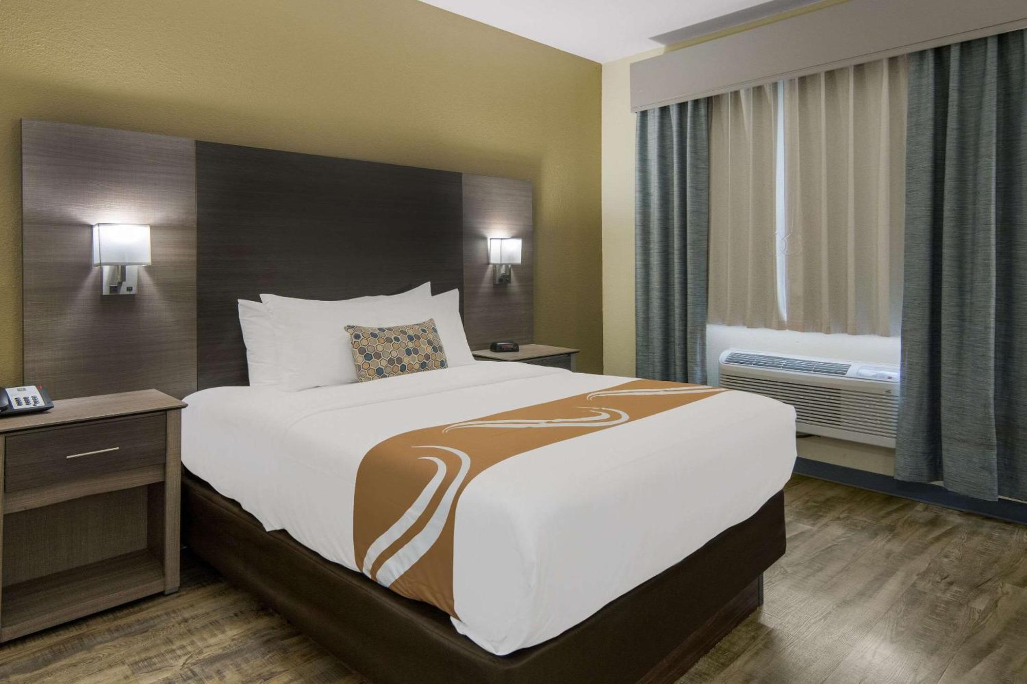 Quality Inn & Suites Roanoke - Fort Worth North Zewnętrze zdjęcie